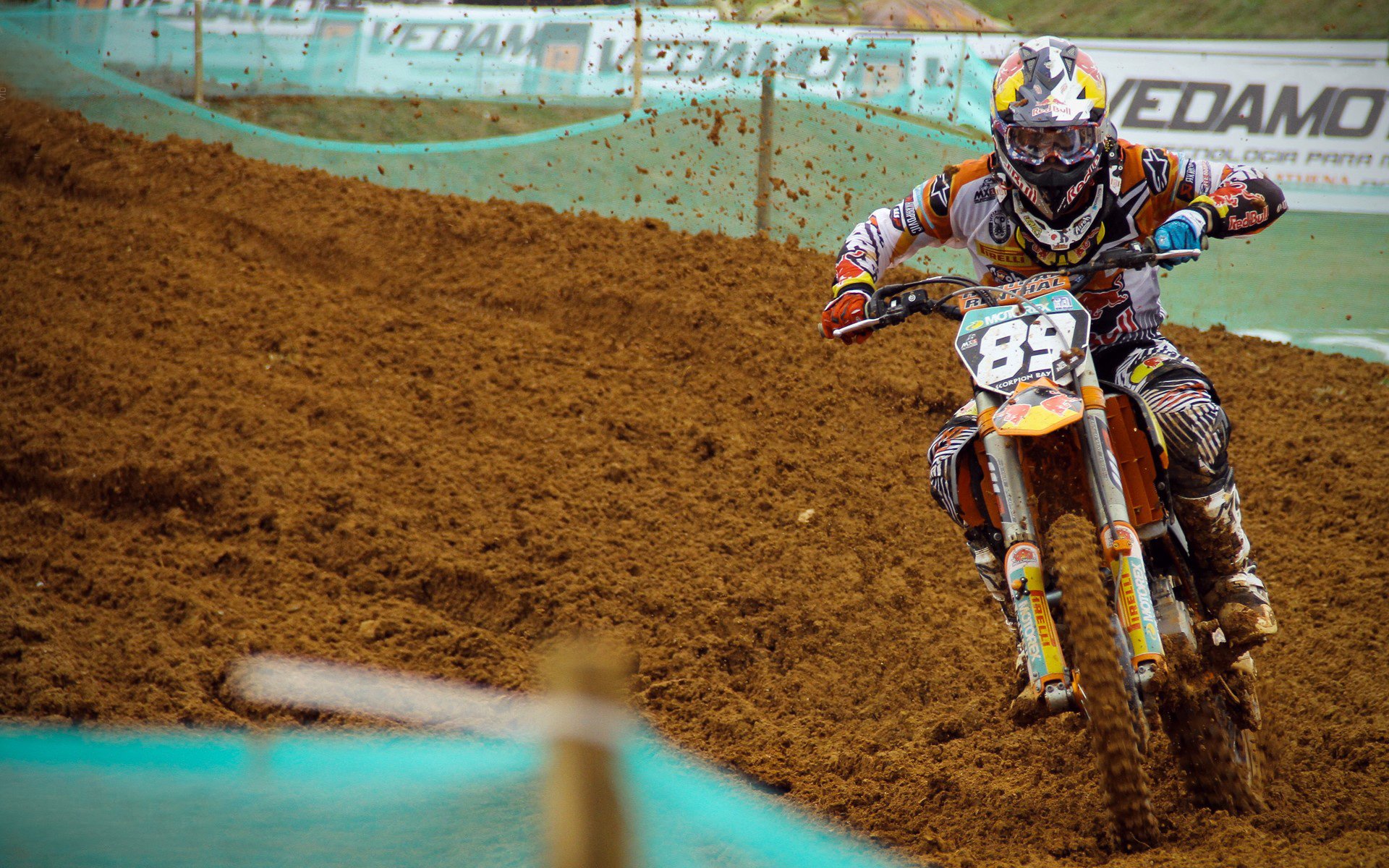 F1圣保罗大奖赛即将开启!维斯塔潘卫冕,勒克莱尔喜迎双喜,圣保罗对弗拉门戈直播